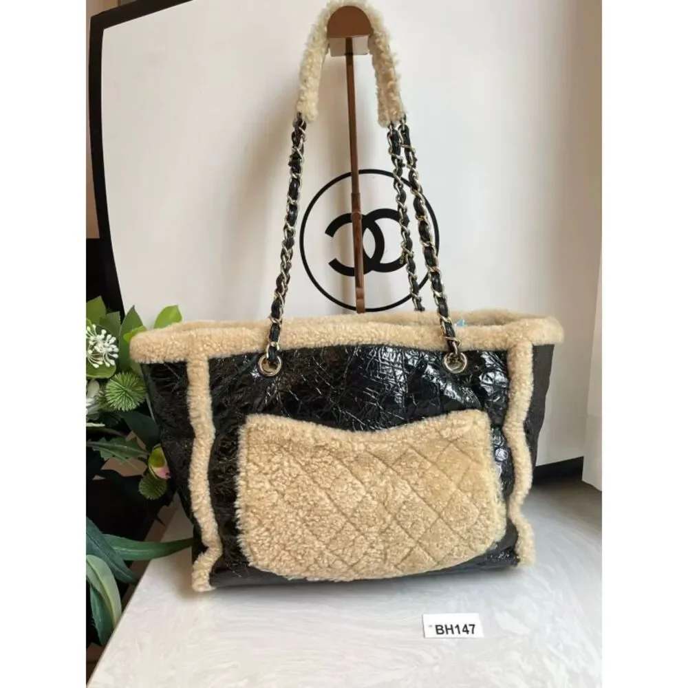 Chanel Women Pre-Loved Bag Very Good Condition